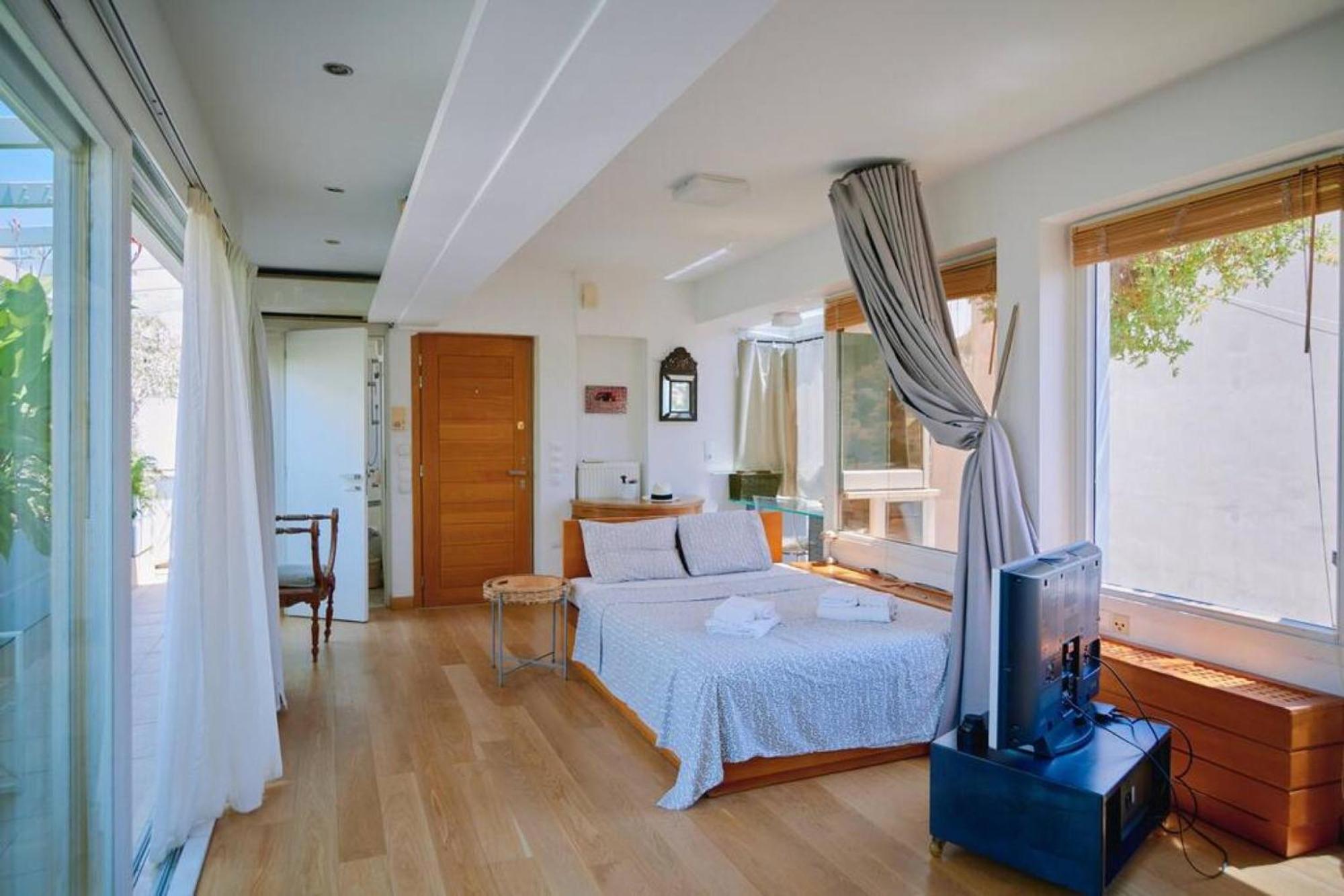 360 View In Roof With Patio Apartment *